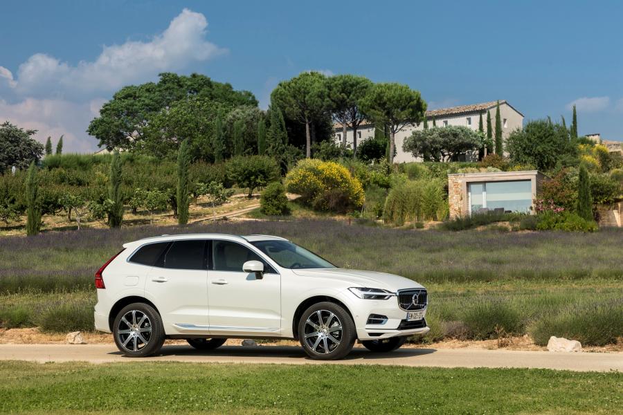  Volvo XC60 T8 Inscription 2017 года  (WW) (фото 28 из 40)